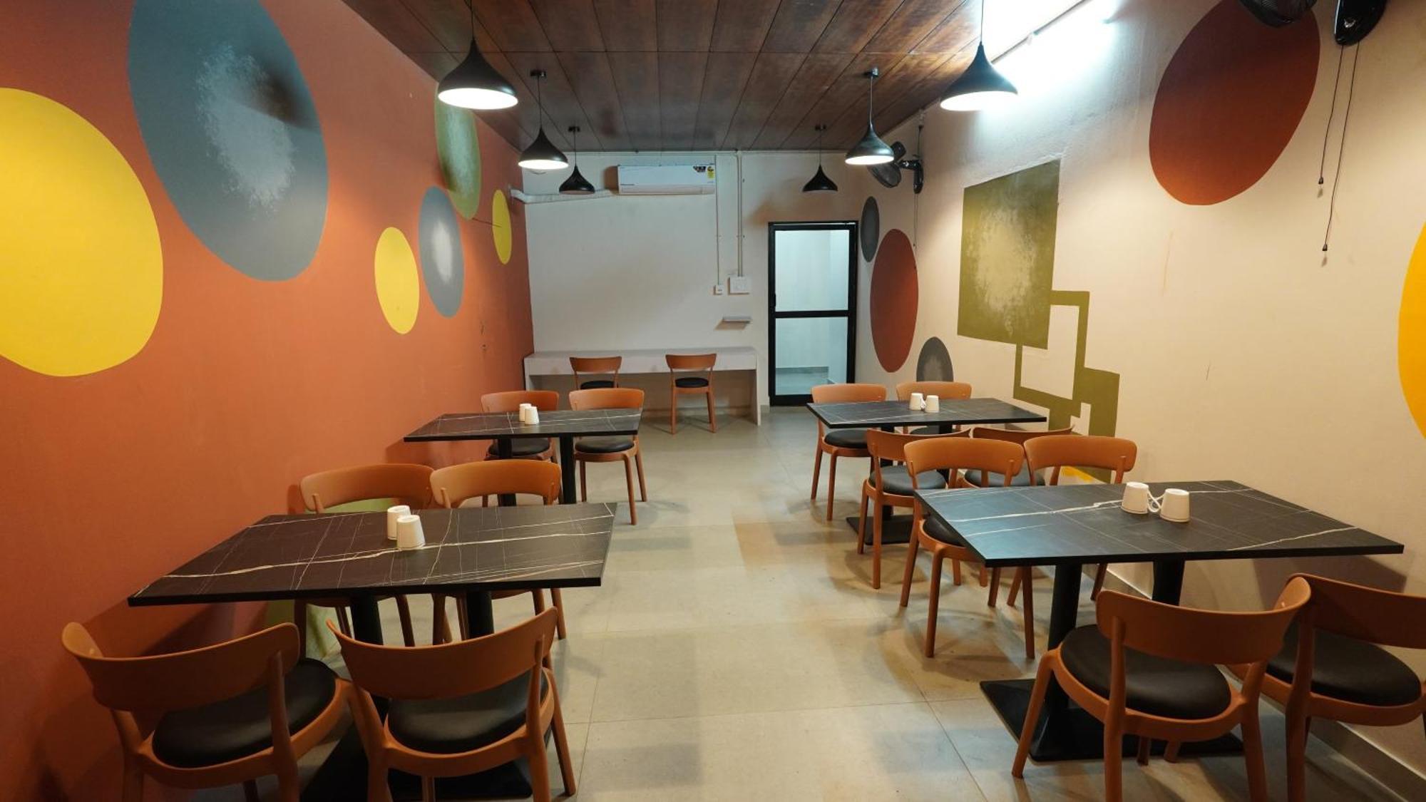 Hotel Hive Inn - Kozhikode Bagian luar foto