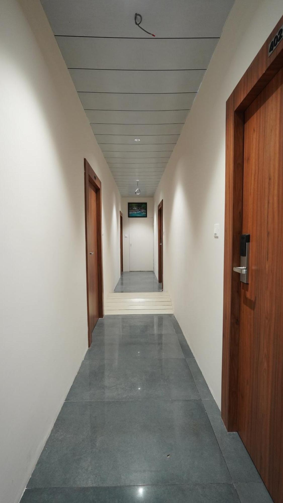 Hotel Hive Inn - Kozhikode Bagian luar foto