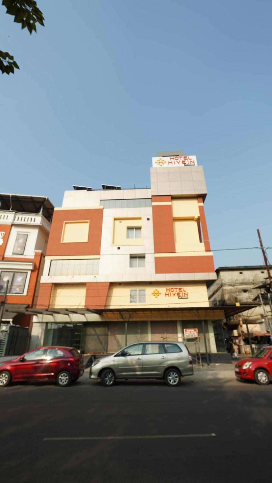 Hotel Hive Inn - Kozhikode Bagian luar foto
