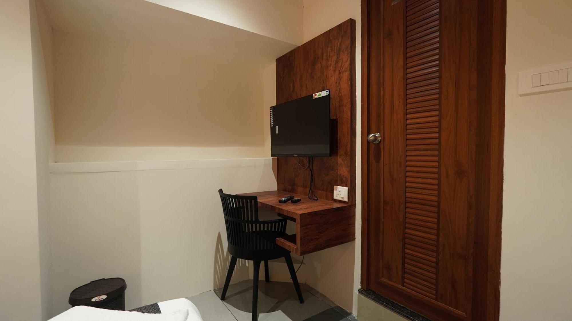 Hotel Hive Inn - Kozhikode Bagian luar foto